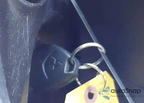 2010 Mitsubishi Outlander Es z USA, uszkodzony, nr VIN JA4AT2AW6AZ016205